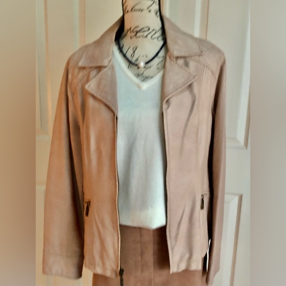 Leather Like Blush Short Jacket Size Large - Picture 2 of 7